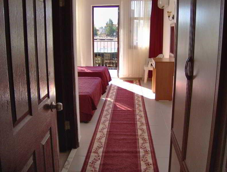 Nazar Garden Hotel 2*
